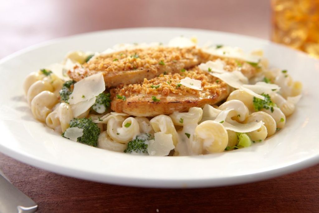 Red Lobster ParmesanCrusted Chicken Alfredo 1 Red Lobster ParmesanCrusted Chicken Alfredo